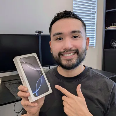 Claudio ganhou iPhone